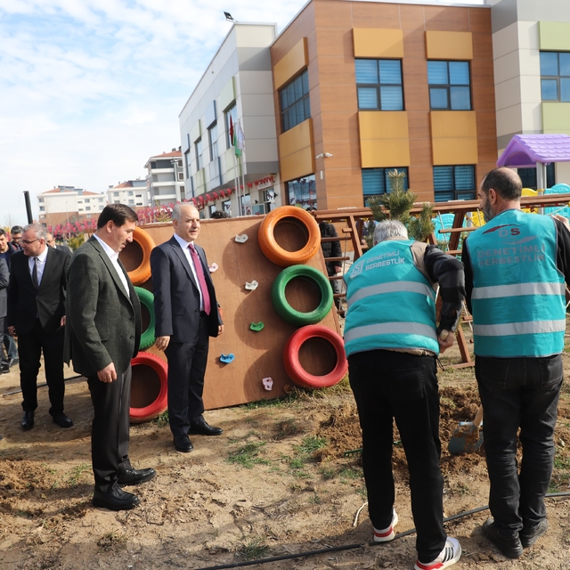 Konya'da hükümlüler yarı yıl tatilinde okullara bakım yapıyor