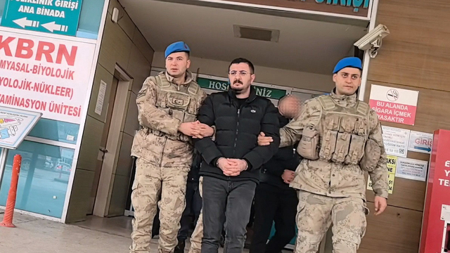Bursa'da Terkinler çetesi lideri ile 3 oğlu adliyede (2)