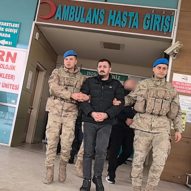 Bursa'da Terkinler çetesi lideri ile 3 oğlu adliyede (2)