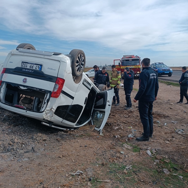 Mardin'de devrilen hafif ticari aracın sürücüsü yaralandı