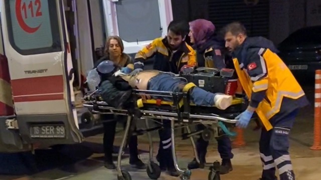 Bursa'da bıçaklı kavgaya karışan arkadaşı ile kaçarken kazada öldü; 2 yaralı