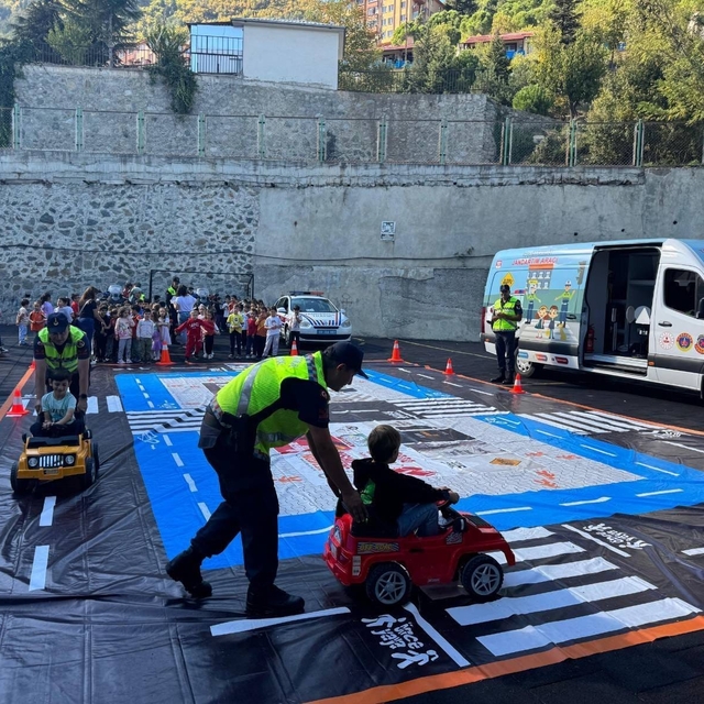 Artvin'de 6 bin 205 kişiye trafik güvenliği eğitimi verildi