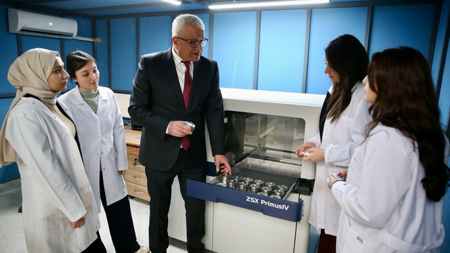 Gebze Teknik Üniversitesi, İstanbul ve Kocaeli'deki sanayicilere laboratuvar hizmeti veriyor