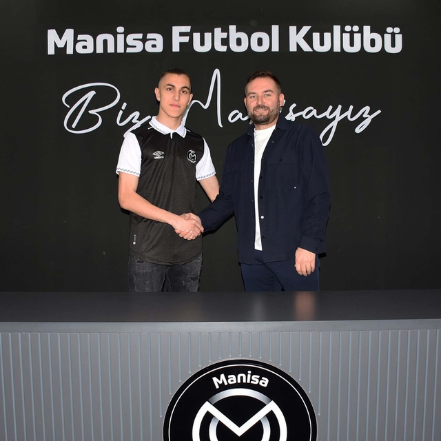 Manisa FK'da Bulut'tan profesyonel imza