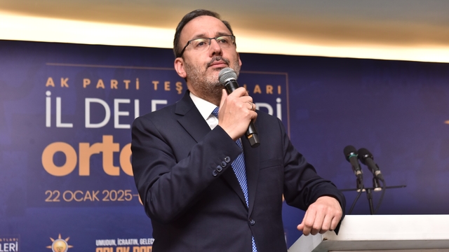 AK Parti İzmir teşkilatında delegeler buluştu