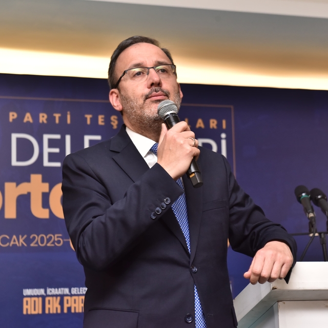 AK Parti İzmir teşkilatında delegeler buluştu