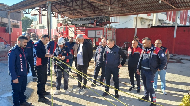 Kadirli'de itfaiye personeline eğitimi verildi