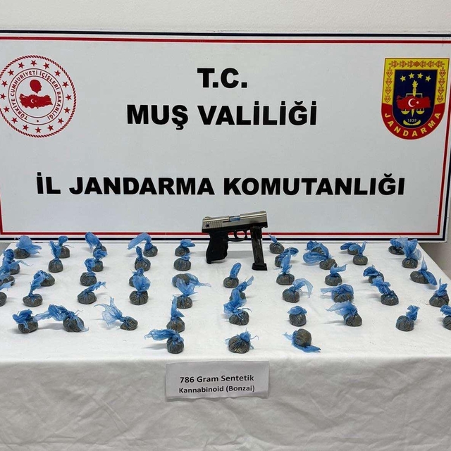 Muş'ta iş yerinde uyuşturucu sattığı iddia edilen zanlı gözaltına alındı