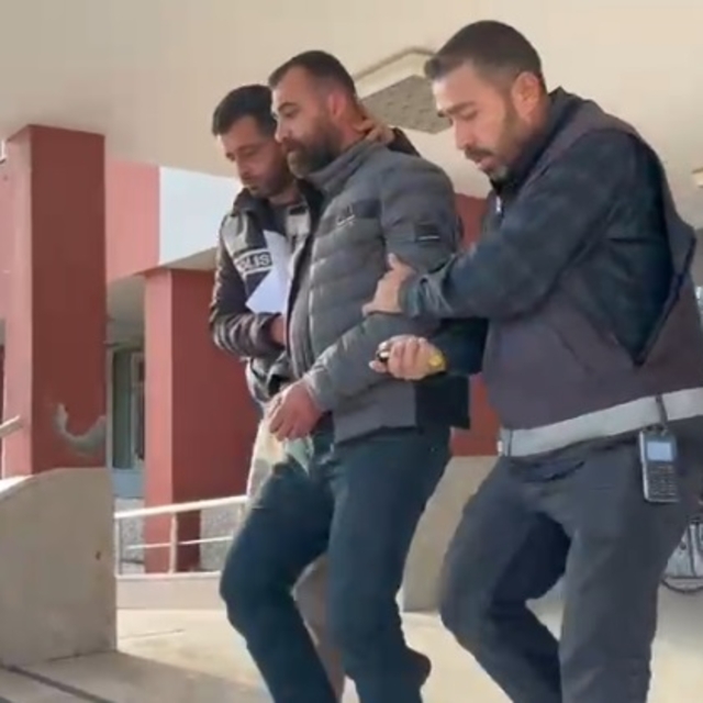 Belediye başkanının içinde bulunduğu otomobile ateş açan saldırgan yakaland...