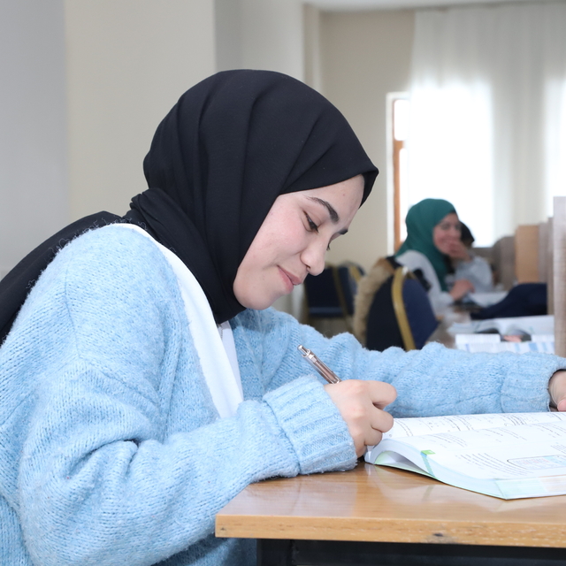 Ağrı'da öğrenciler sömestir tatilini sınavlara hazırlanarak geçiriyor