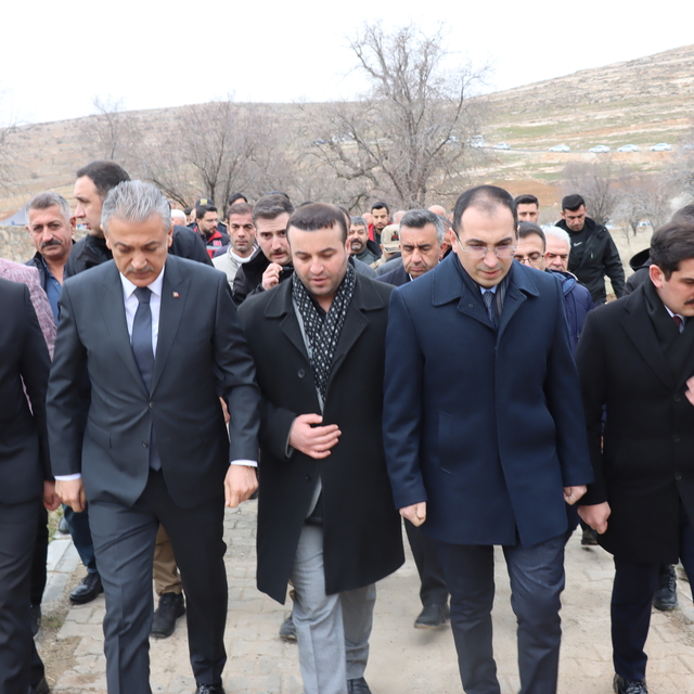 Mardin'de teröristlerce 38 yıl önce katledilen 10 kişi mezarı başında anıld...