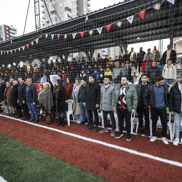 Trabzonspor ve Mersin İdman Yurdu'nun eski futbolcuları "Şöhretler Maçı"nda...