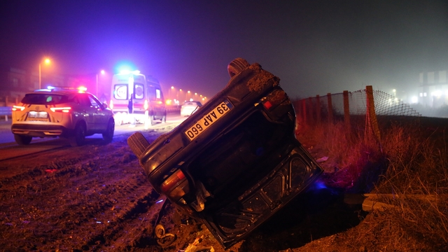 Edirne'de devrilen otomobilin sürücüsü yaralandı