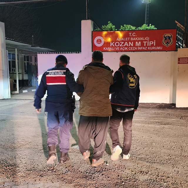 Adana'da 2 firari hükümlü yakalandı