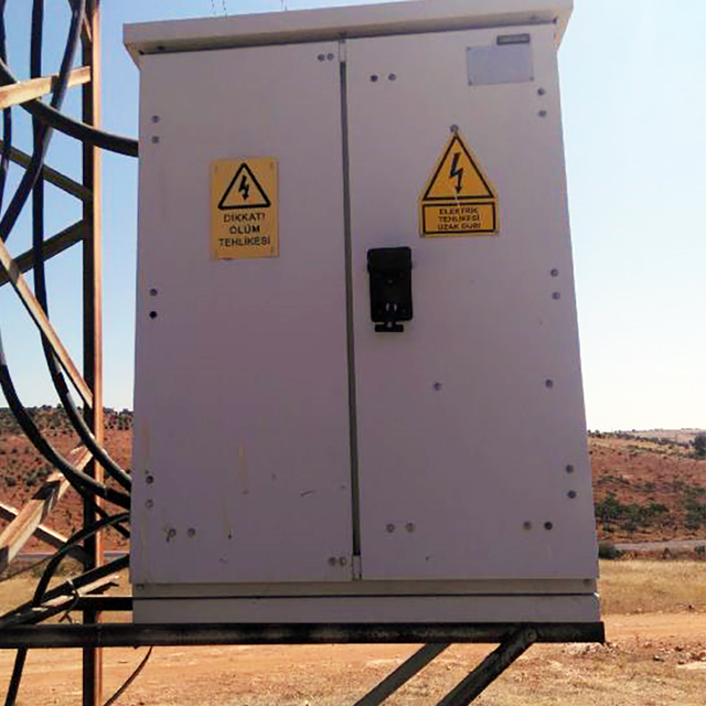 Dicle Elektrik, geçen yıl 16 bin 54 elektrik panosunun kapı ve kilidini yen...