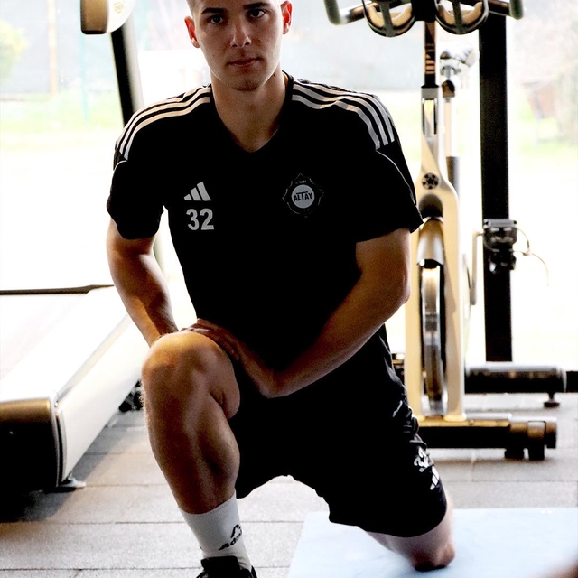 Altay'da iki eksik var