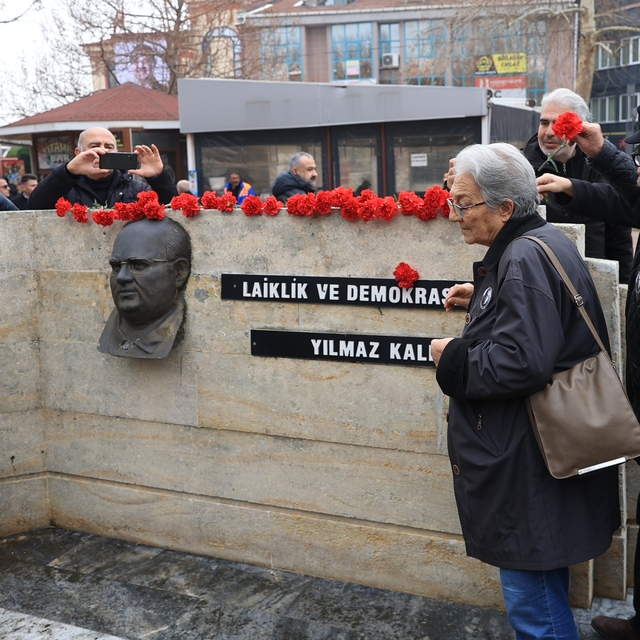 Gazeteci yazar Uğur Mumcu Edirne'de anıldı