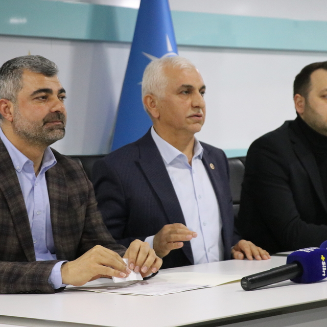 AK Parti Siirt 8. Olağan İl Kongresi'nde Özturan'ın yeniden aday gösterilec...