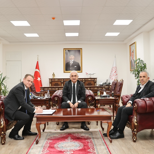 Bulanık'ta hayırsever iş insanı, okul inşa edecek