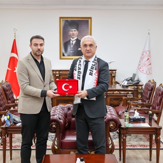 Bulanık Kopspor Başkanı Yasin Temel, Vali Çakır'ı ziyaret etti