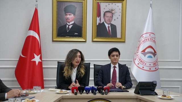 Adıyaman'da cemevi ve Alevi derneklerinin yetkilileriyle toplantı yapıldı