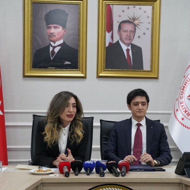 Adıyaman'da cemevi ve Alevi derneklerinin yetkilileriyle toplantı yapıldı