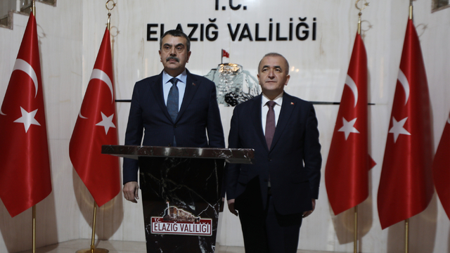 Milli Eğitim Bakanı Tekin, Elazığ'da ziyaretlerde bulundu