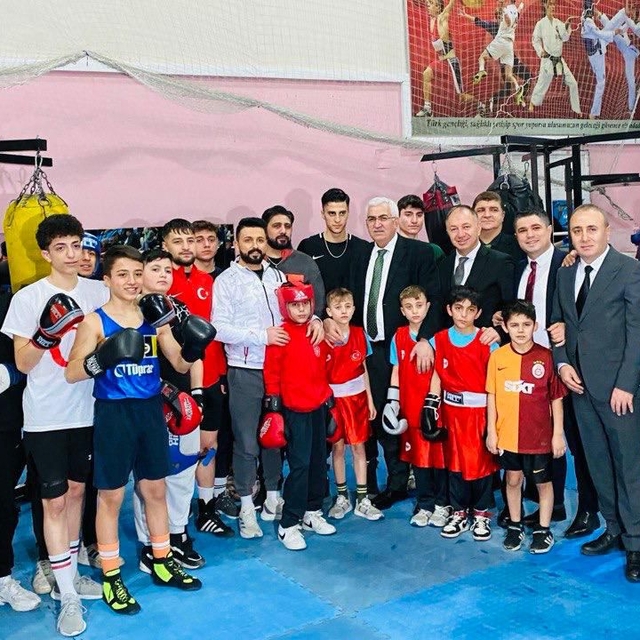 AK Parti Erzurum Milletvekili Öz, sporcuları ziyaret etti