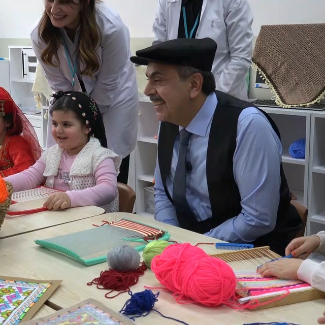 Bakan Tekin, Elazığ'da öğrencilerle buluştu