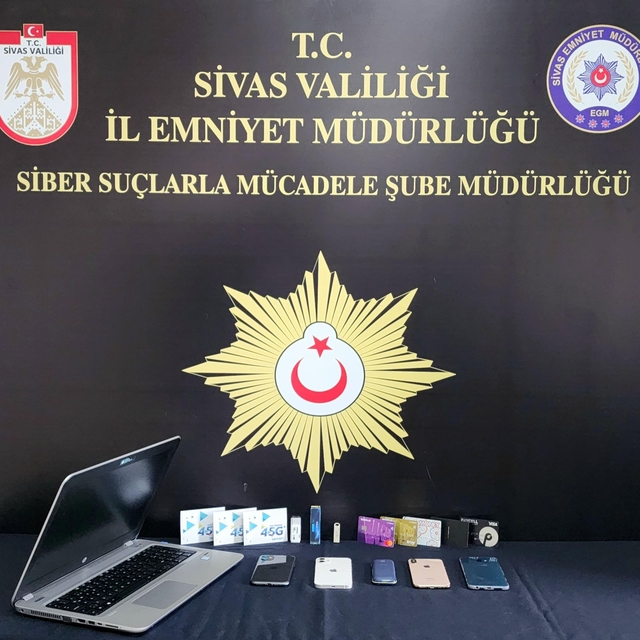 Sivas merkezli kripto operasyonunda 43 kişiyi dolandıran 2 şüpheli tutuklan...