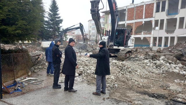 Sorgun'daki Milli Egemenlik İlkokulu binası yıkılıyor