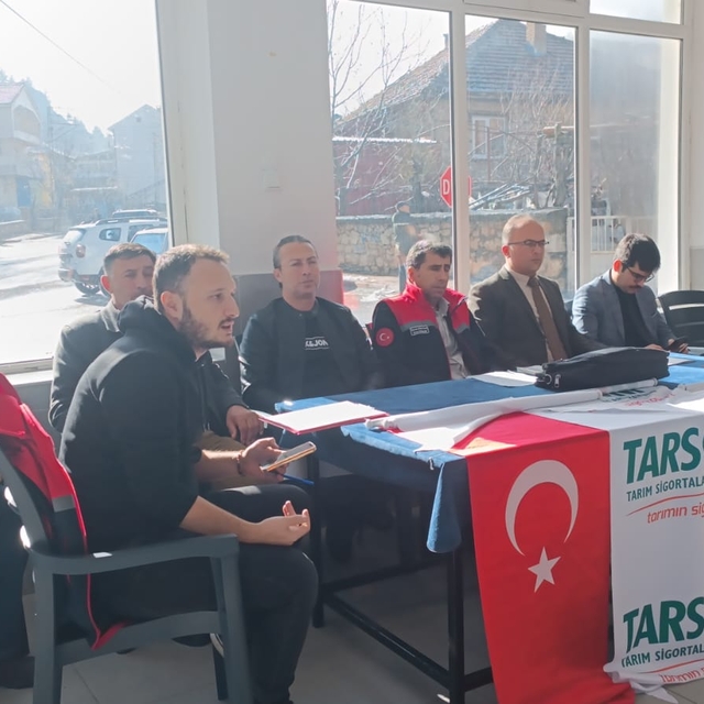 Derebucak'ta çiftçilere yönelik eğitim toplantısı düzenlendi