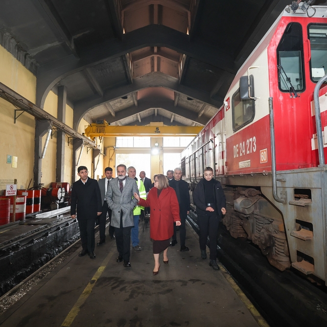 Gaziray'ın hızlı tren bölümündeki 15 kilometrelik tünel çalışması tamamland...