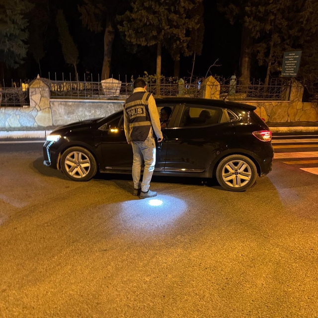 Balıkesir'de asayiş uygulamasında aranan 11 kişi yakalandı