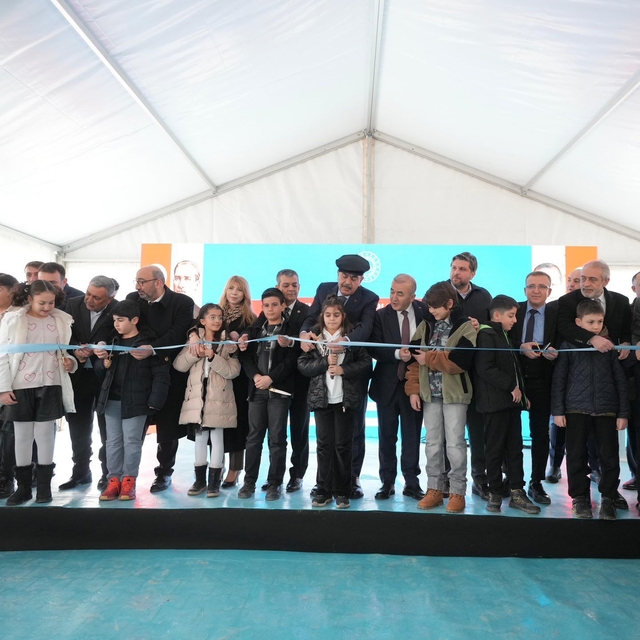 Bakan Tekin, Elazığ'da öğrencilerle buluştu (2)