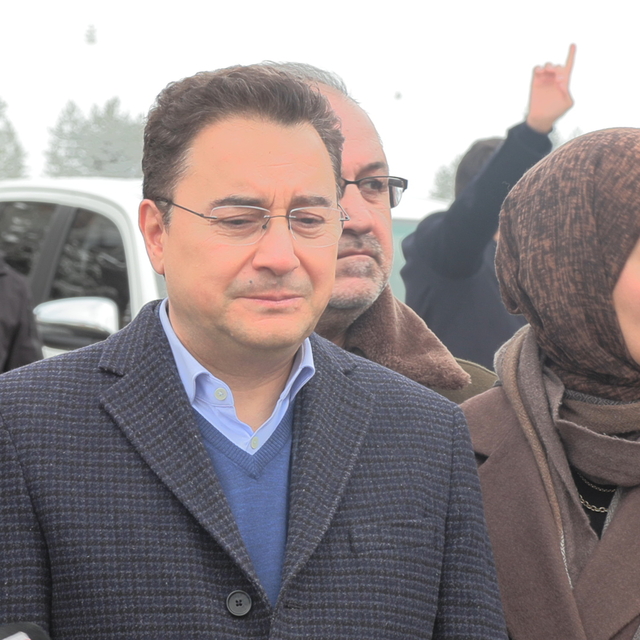 Kartalkaya'da yanan otelin çevresinde güvenlik çemberi (3)