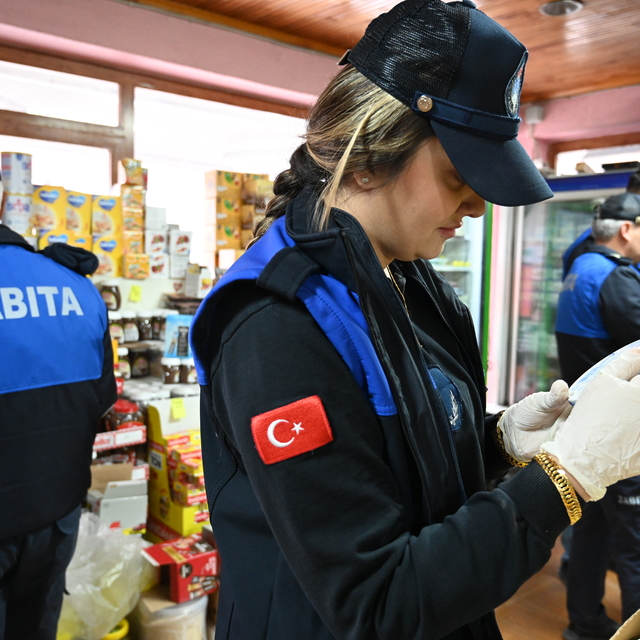 Kadirli'de zabıta ekipleri marketleri denetledi