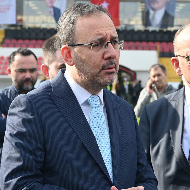 AK Partili Kasapoğlu, Turgutlu'da spor yatırımlarını inceledi