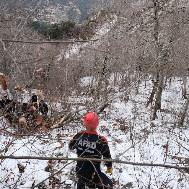 Osmaniye'de uçuruma yuvarlanan otomobildeki 1 kişi öldü, 2 kişi yaraladı