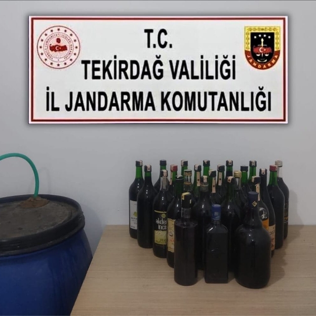 Tekirdağ'da 100 litre sahte içki ele geçirildi