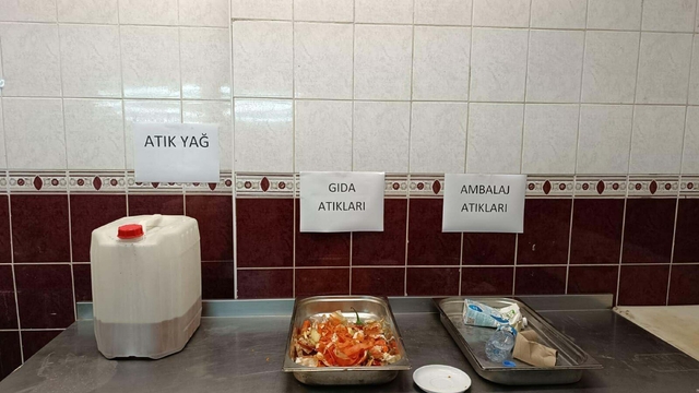 İzmir'de geri dönüşüm mutfaktan başladı