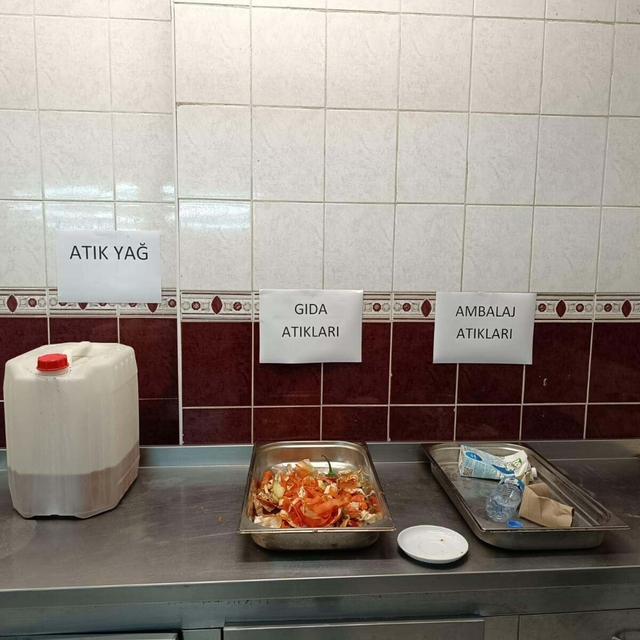 İzmir'de geri dönüşüm mutfaktan başladı