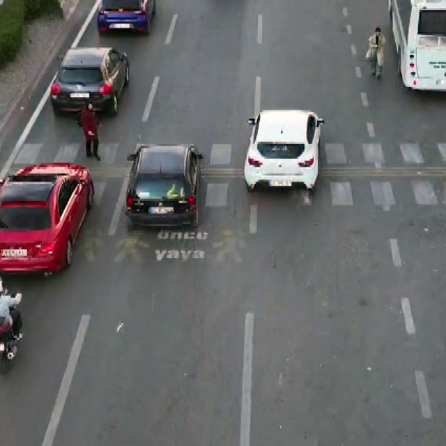 Yayaya yol vermeyince ceza kesildi, 'Siz şaka mısınız ağabey' dedi