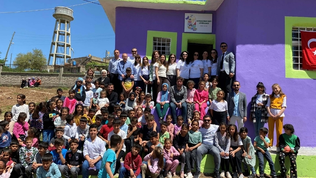 İzmir'de 'İyilik' gecesinin geliri öğrencilere burs olacak