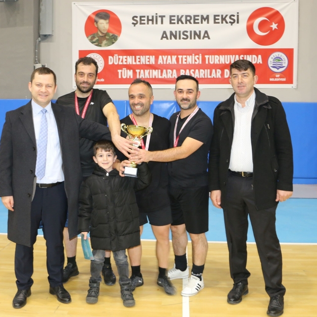Of'ta Şehit Ekrem Ekşi Ayak Tenisi Turnuvası sona erdi
