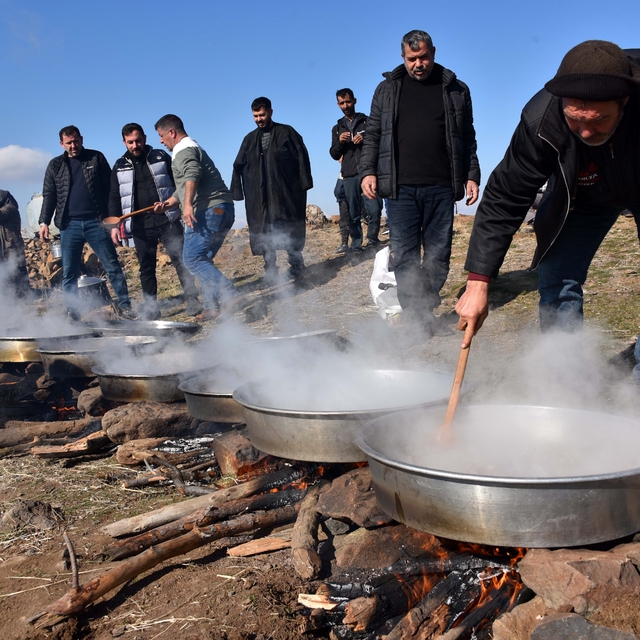 Şanlıurfa'da çiftçiler, yağmur duasına çıktı