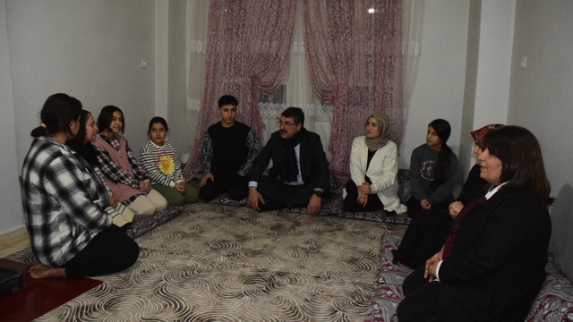 AK Parti Batman Milletvekili Ferhat Nasıroğlu, İluh Mahallesi'ni ziyaret etti