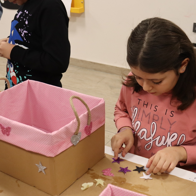 Gaziantep'te öğrenciler yarıyıl tatilinde geri dönüşüm tasarımlarıyla eğlen...