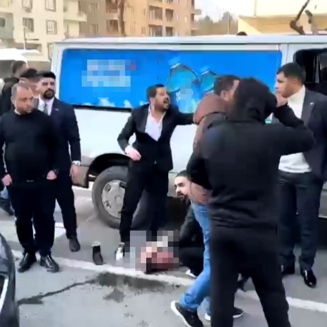 Yaya geçidinde babasıyla karşıya geçerken minibüsün çarptığı kız çocuğu yar...