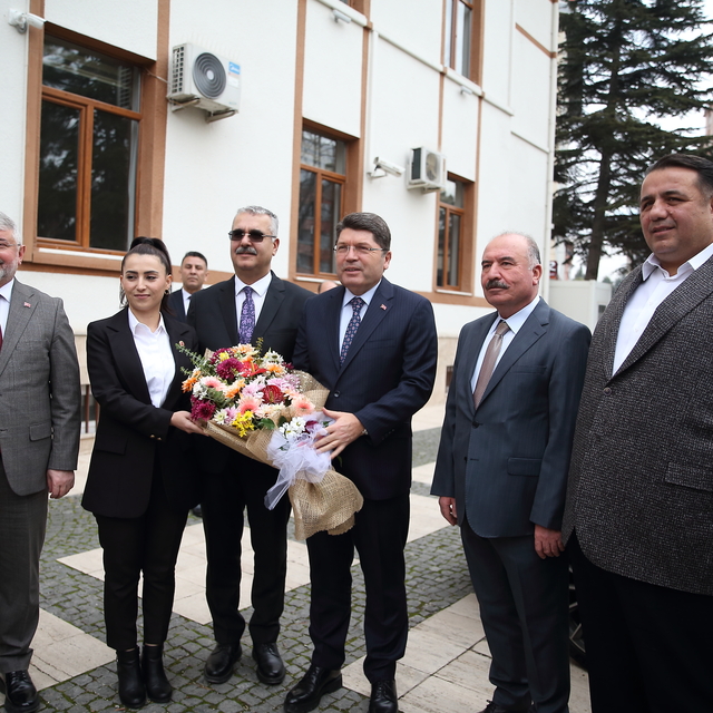 Adalet Bakanı Tunç, Çorum'da ziyaretlerde bulundu